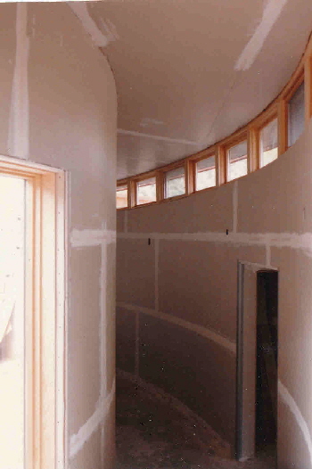 24 Gloria.Curved Hall.1 24 Gloria.Curved Hall.1